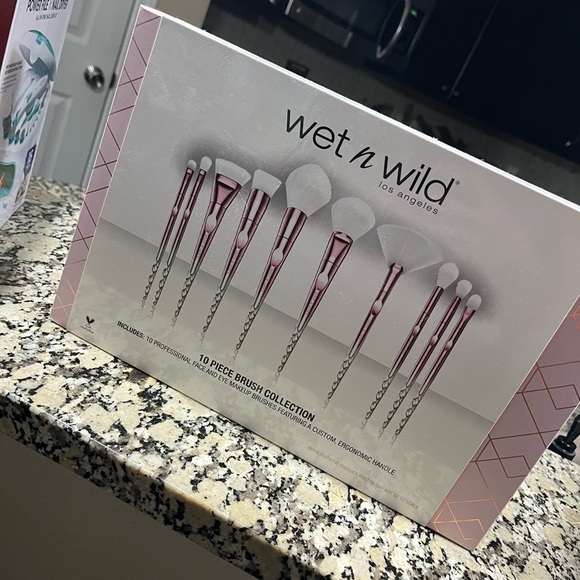 wet n wild Other - Wet N Wild 2017 Limited Edition Pro 10 pc Brush Set